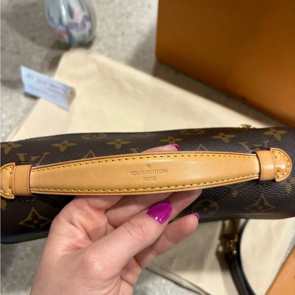 🩷sold🩷Louis Vuitton Pochette Métis Monogram - Picture 5 of 15